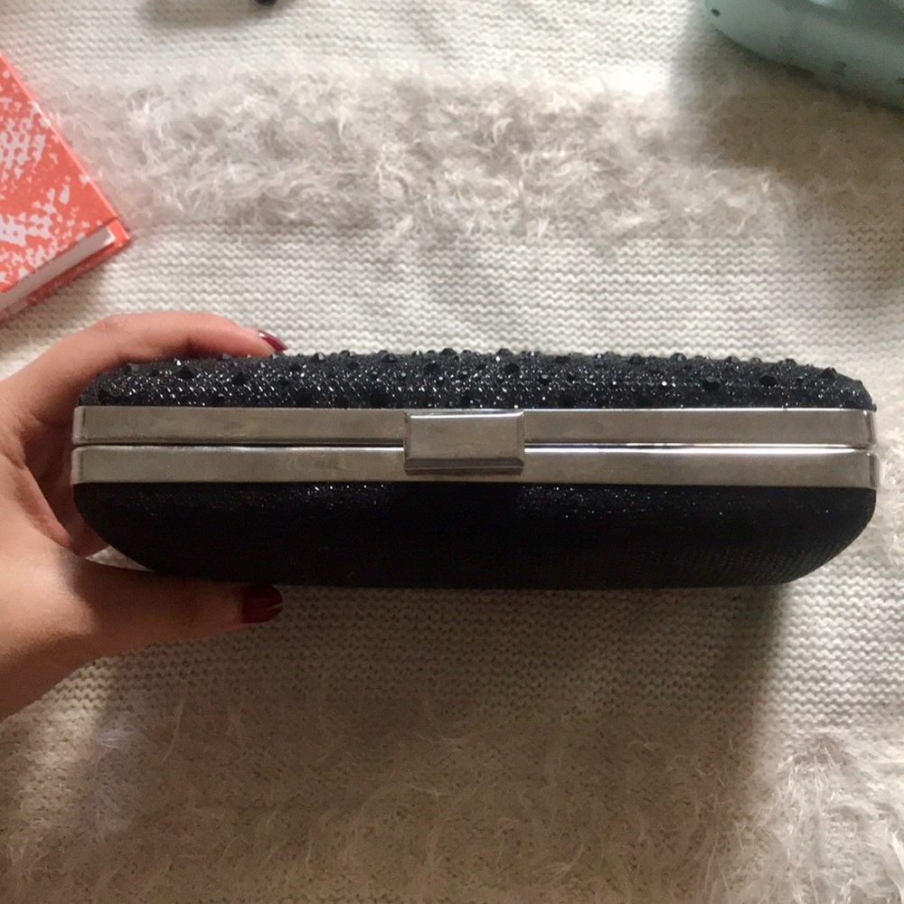 Reversible Sequined Clutch With Chain - image 4